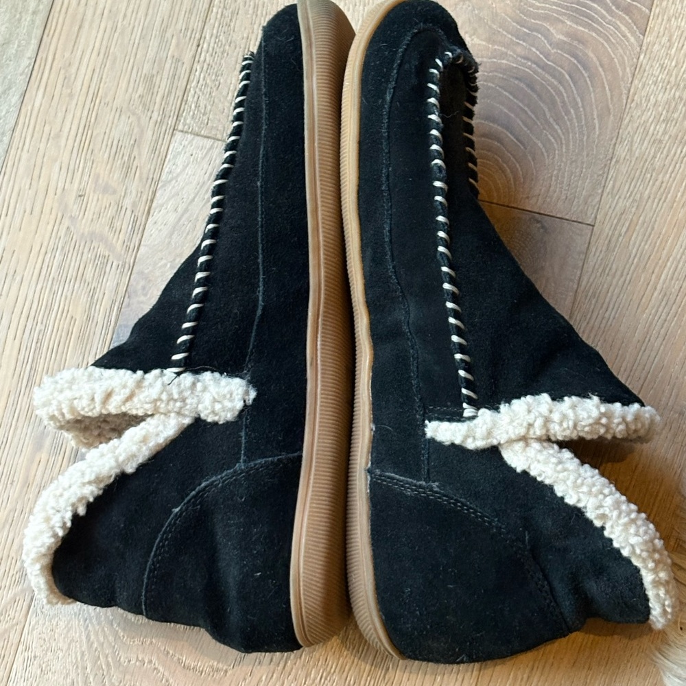 Black Waterproof Suede Slippers with Shearling Trim size 8